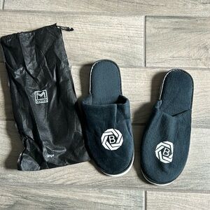 Modlux black slippers